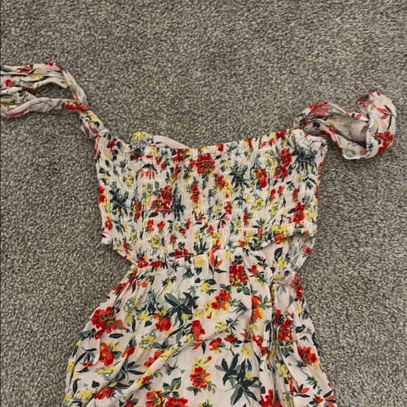 Floral Off-Shoulder Maxi Dress - Picture 7 of 9